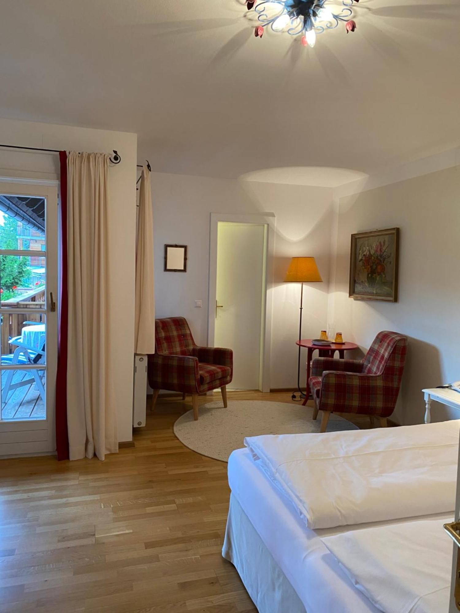Seehotel Enzian Weissensee Exterior foto